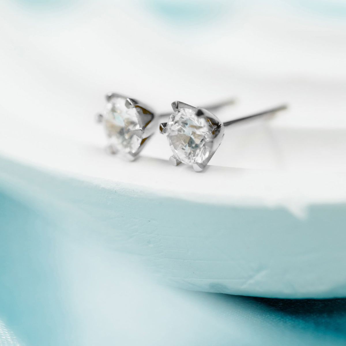 Gems øredobber i 14 karat hvitt gull med labdiamant 6,5 mm, bilde 4 av 4