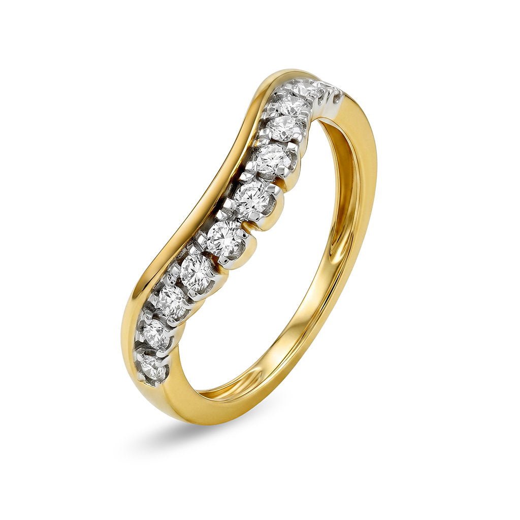 Ring i 14 karat gult gull med 11 diamanter 0,33 ct