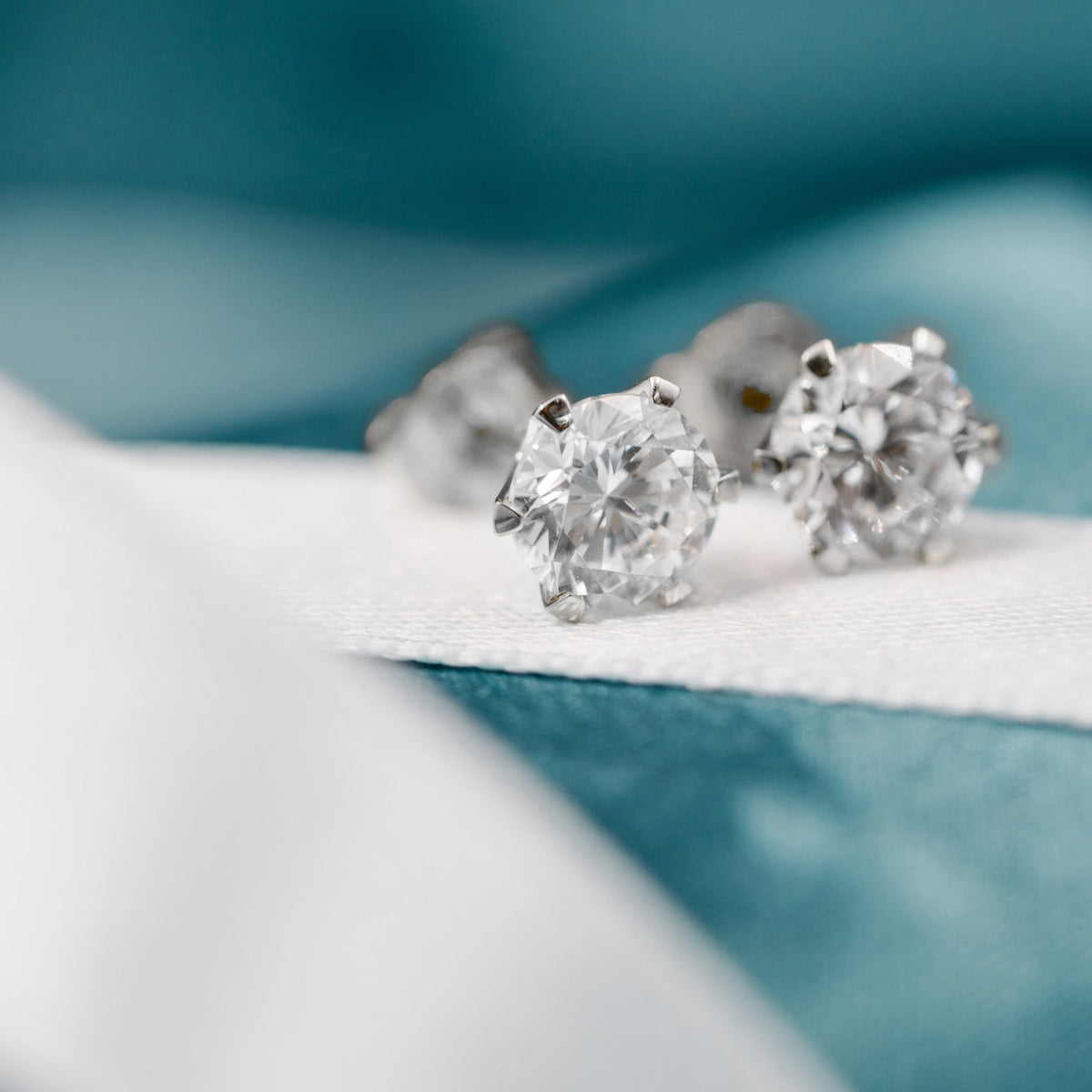 Gems øredobber i 14 karat hvitt gull med labdiamant 7,5 mm, bilde 4 av 4