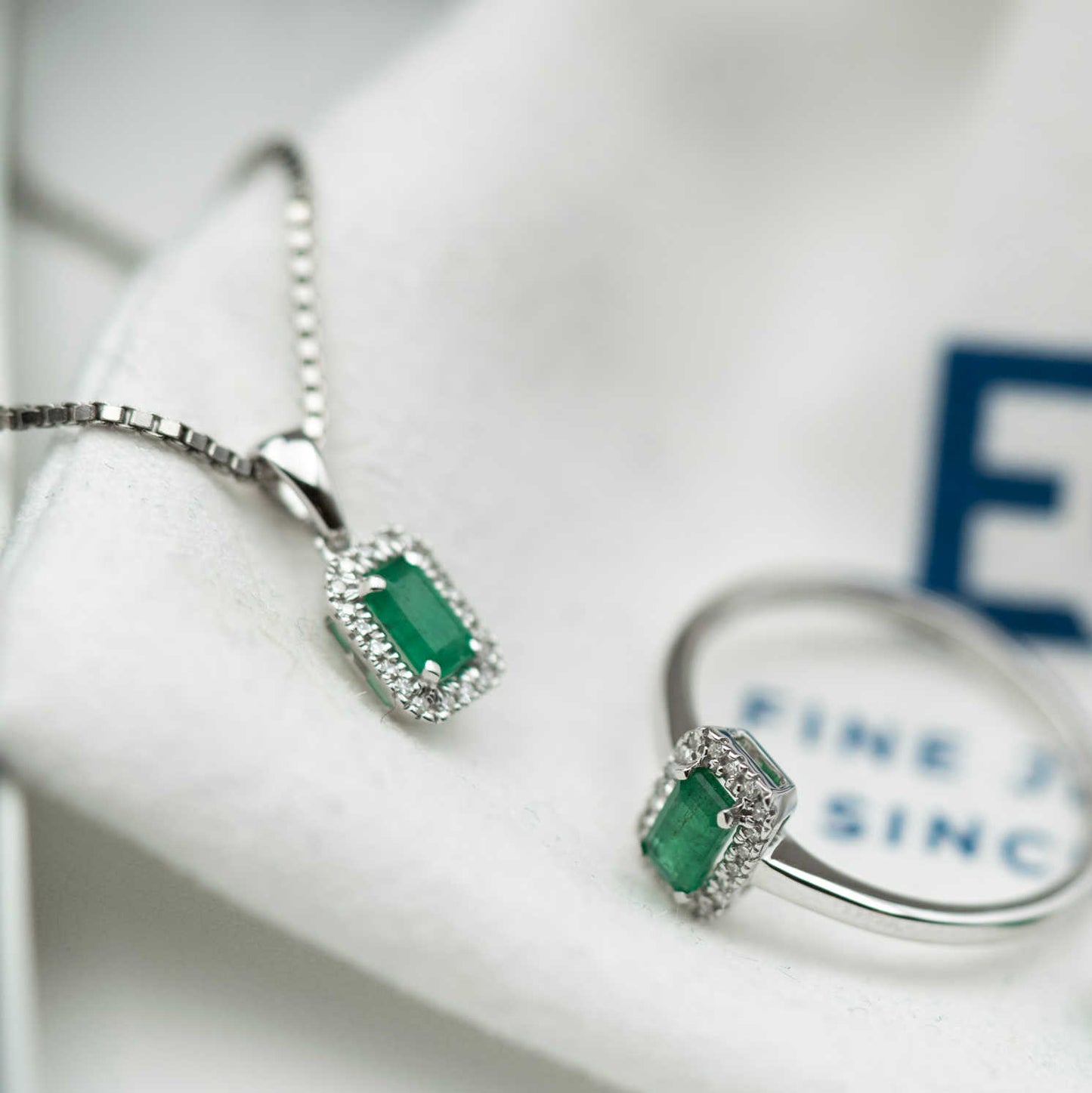 ANHENG I GULL MED DIAMANT 0,05 CT WSI 16150018-SMA