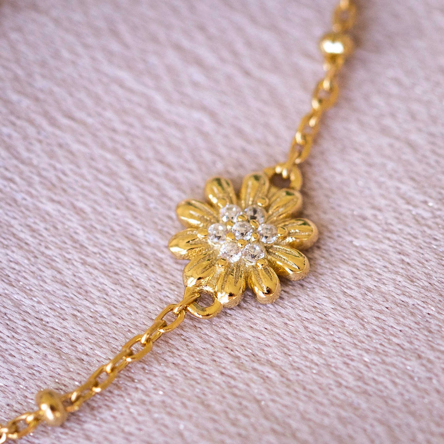 Armbånd i sølv med zirkonia blomst 25329
