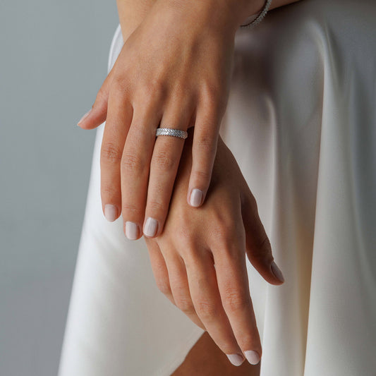 Ring i hvitt gull med diamanter for dame, bilde 2 av 3