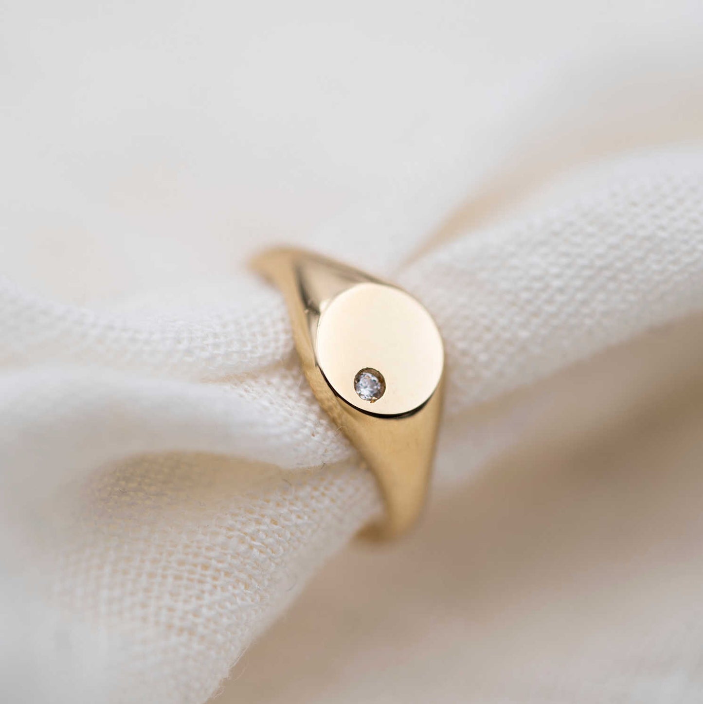 RING I GULL MED ZIRKONIA 59502