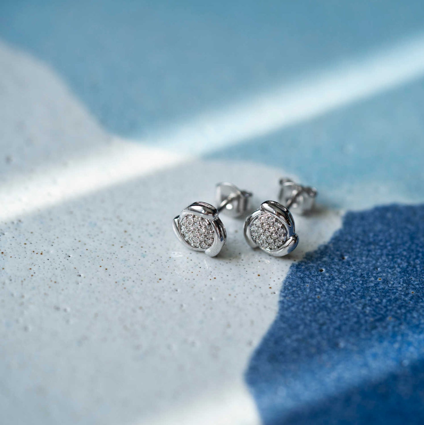 ØREDOBBER I GULL MED DIAMANTER 0,12 CT 59660