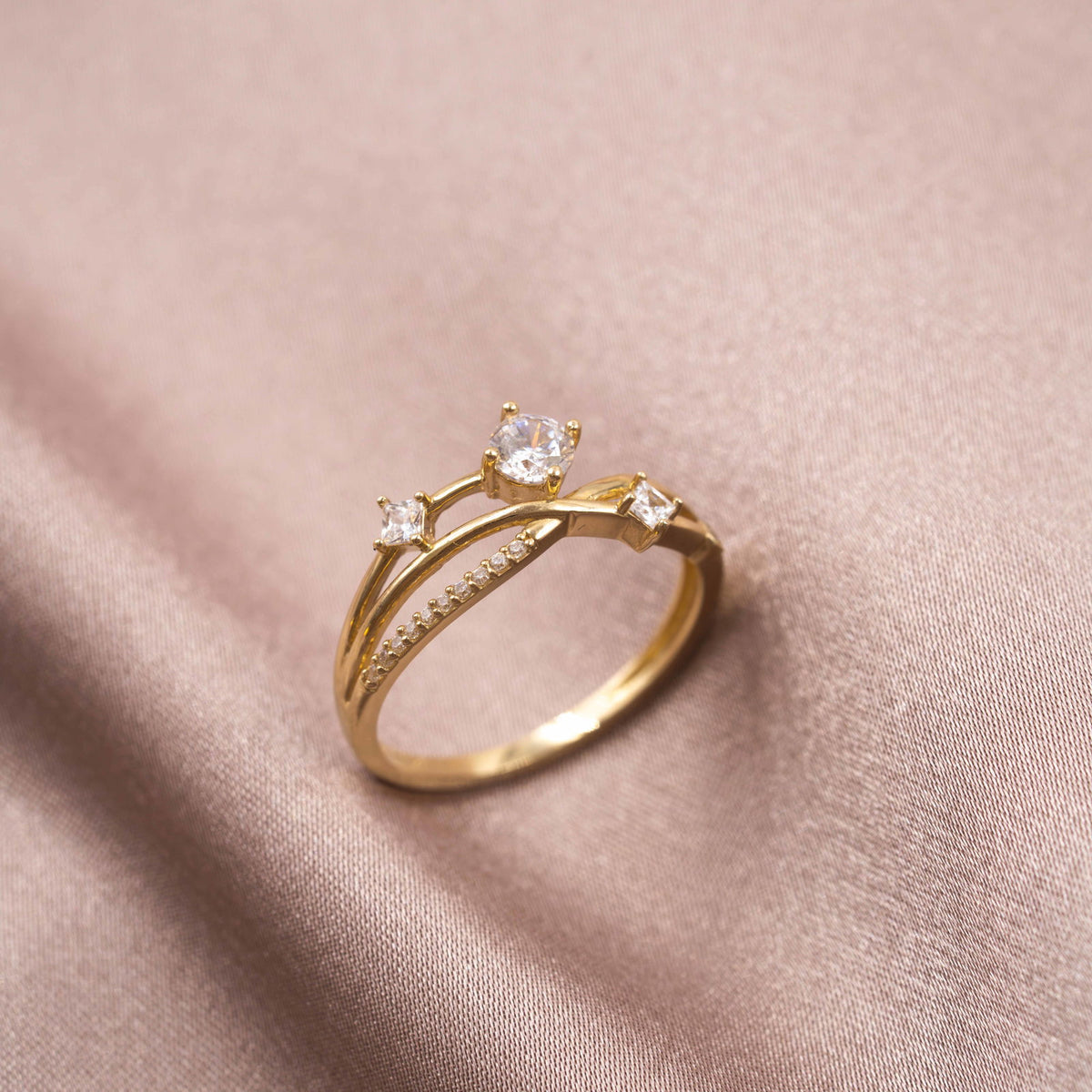Ring i 14 karat gult gull med zirkonia, 1,1 mm, bilde 4 av 4