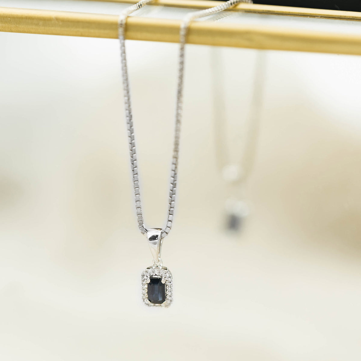 Anheng i gull med diamant 0,05 ct W/SI, nr. 16150018-SAF