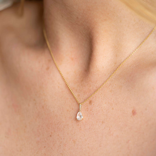 Anheng i 14 karat gult gull med zirkonia 13,6 mm, bilde 2 av 2