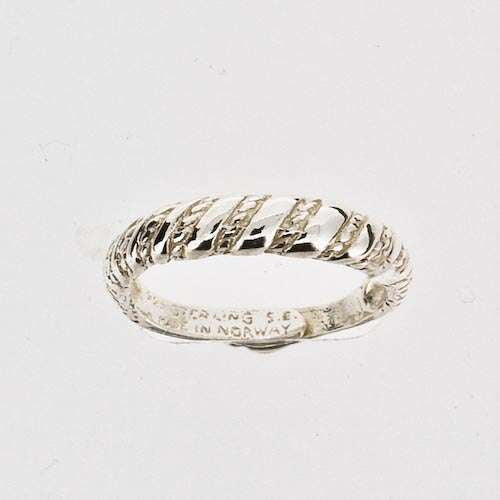 Ring hvit Artikkelnr: 735H
