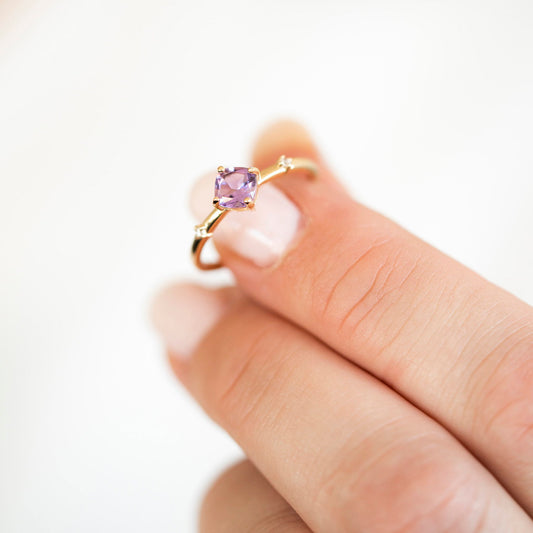 Ring i 585 gult gull med ametyst og zirkonia, 6,5 mm, bilde 2 av 4