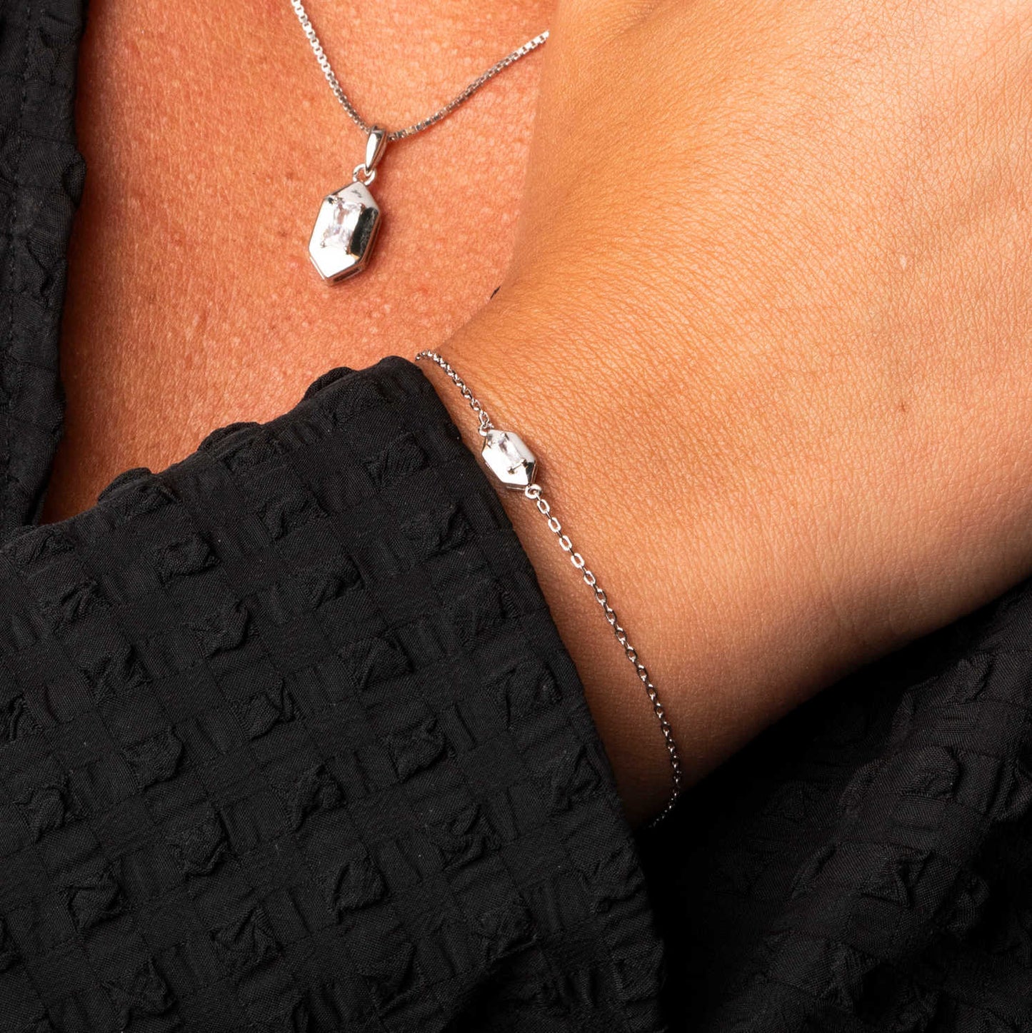 ARMBÅND I SØLV MED ZIRKONIA 991653