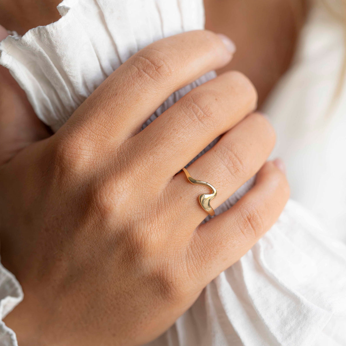 Ring i 585 gult gull, 11 mm høy, bilde 2 av 2