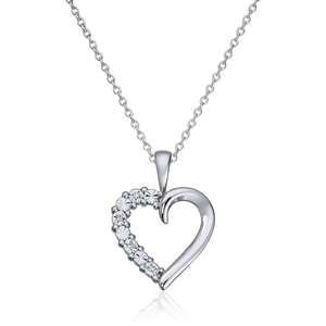 Anheng hjerte i 14K hvitt gull med 0,009ct WSI diamanter Artikkelnr: 27489 - Bjerveur.noAnheng hjerte i 14K hvitt gull med 0,009ct WSI diamanter Artikkelnr: 27489