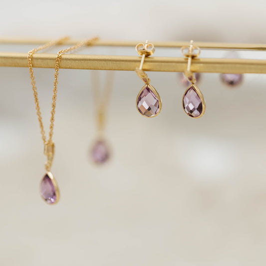 Anheng i gull med ametyst dråpe 2625176 - 02 - Bjerveur.noAnheng i gull med ametyst dråpe 2625176 - 02