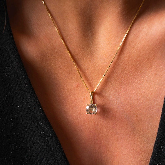 Anheng i gull med bergkrystall 26200012 - 01 - Bjerveur.noAnheng i gull med bergkrystall 26200012 - 01