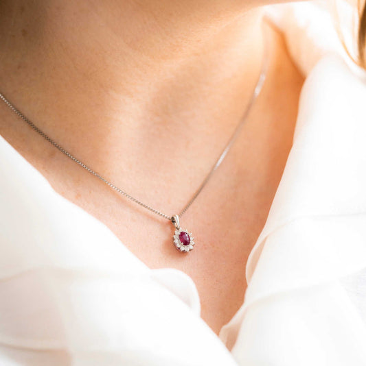 ANHENG I GULL MED DIAMANT 0,24 CT TWSI 1615887 - RUB - Bjerveur.noANHENG I GULL MED DIAMANT 0,24 CT TWSI 1615887 - RUB