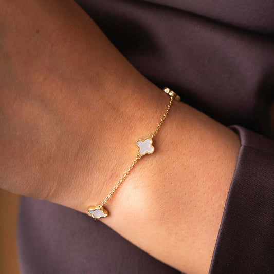 Armbånd i sølv perlemor kløver 992036 - Bjerveur.noArmbånd i sølv perlemor kløver 992036