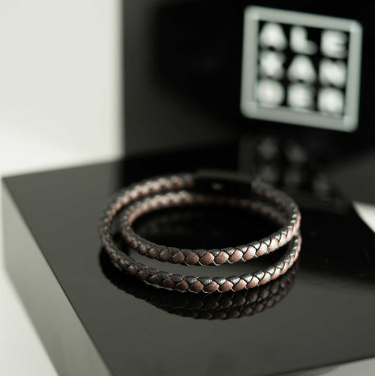 ARMBÅND I STÅL MED SORT/BRUNT SKINN 972562 - Bjerveur.noARMBÅND I STÅL MED SORT/BRUNT SKINN 972562