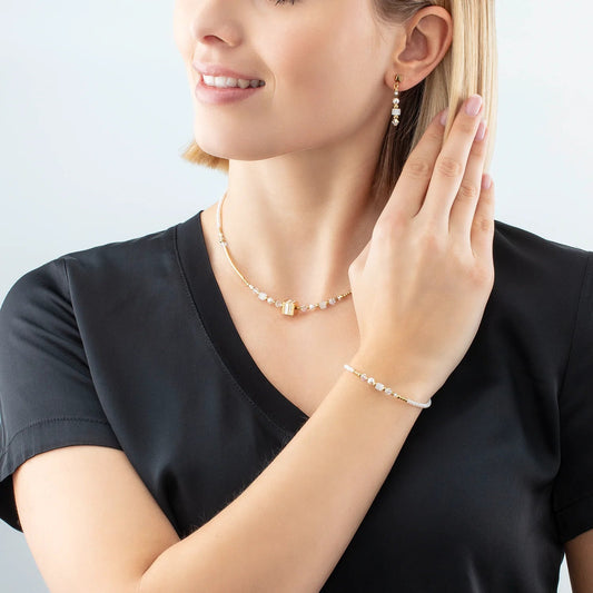 Armbånd Square Stripes gull - hvit 4355301416 - Bjerveur.noArmbånd Square Stripes gull - hvit 4355301416