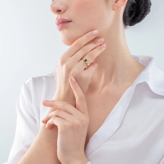 Brilliant Square liten ring gull mørkegrønn 050140054952 - Bjerveur.noBrilliant Square liten ring gull mørkegrønn 050140054952