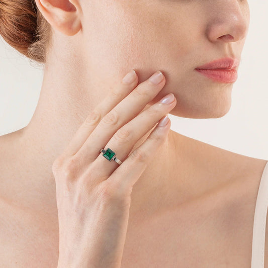 Brilliant Square stor ring sølv mørkegrønn 050040054852 - Bjerveur.noBrilliant Square stor ring sølv mørkegrønn 050040054852