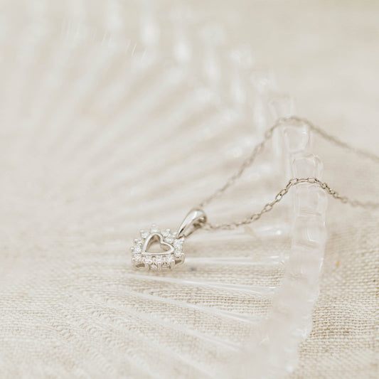 Anheng i hvitt gull med diamant 0,12 ct, bilde 2 av 2