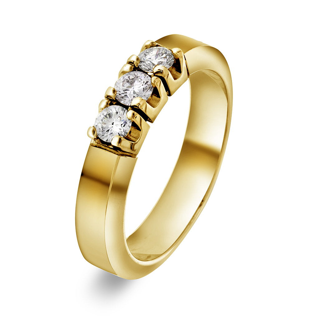 Sigma ring i 14 karat gult gull med diamant 0,45 ct, 4,2 mm