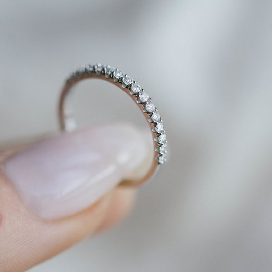 Ring i hvitt gull med diamant, bredde 2,3 mm, bilde 2 av 4