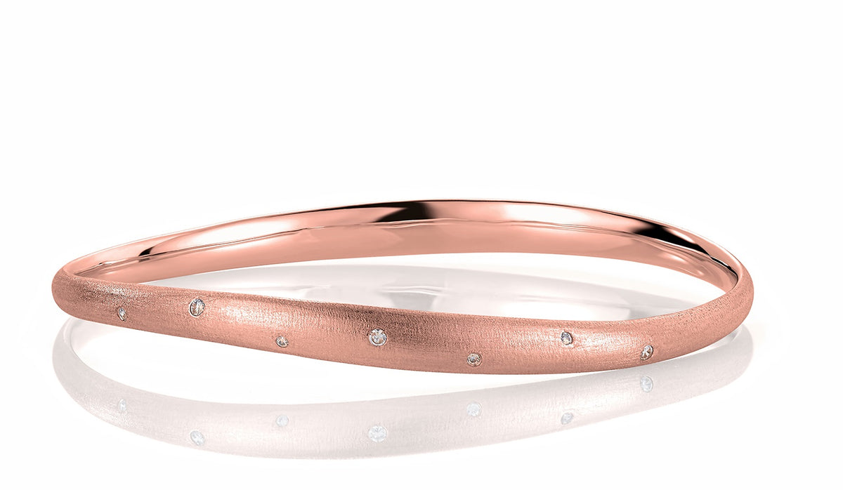 Armring i 585 rosé gull med diamant 0,1 ct, størrelse 64