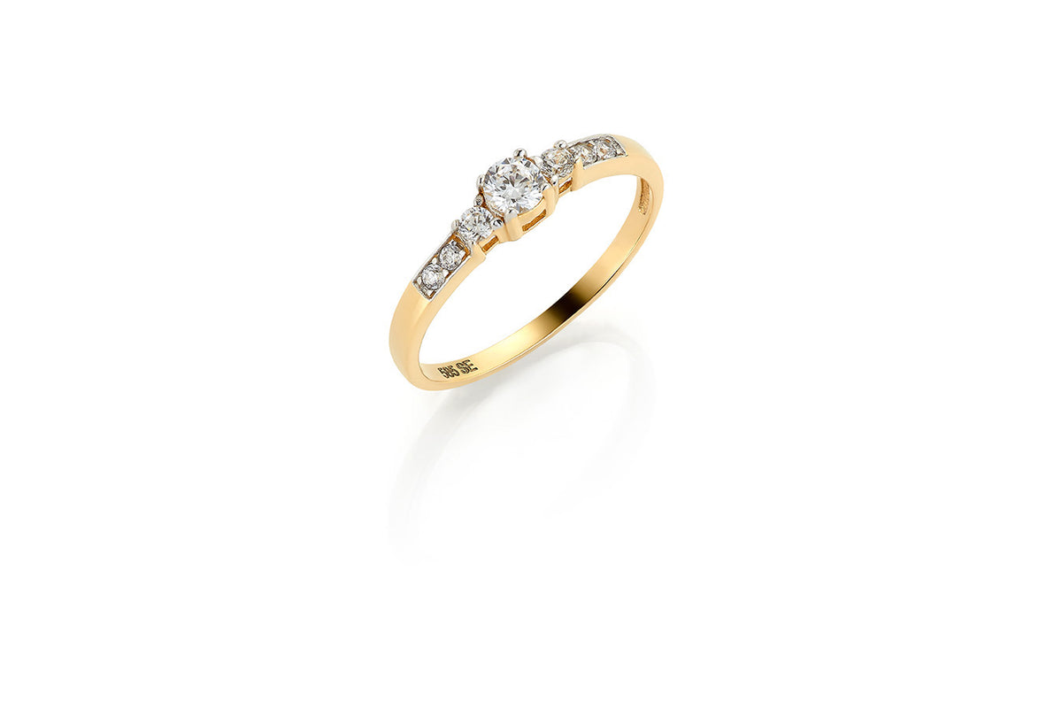 Carmen ring i 585 gult gull med zirkonia 5 mm