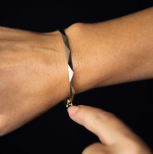 FASETT ARMRING I GULL 28700001 - Bjerveur.noFASETT ARMRING I GULL 28700001