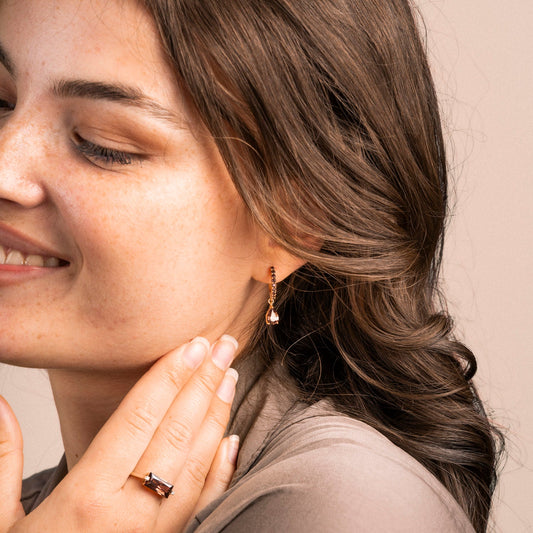 Fiji øredobber i sølv m/zirkonia, kaffe 221343 - Bjerveur.noFiji øredobber i sølv m/zirkonia, kaffe 221343