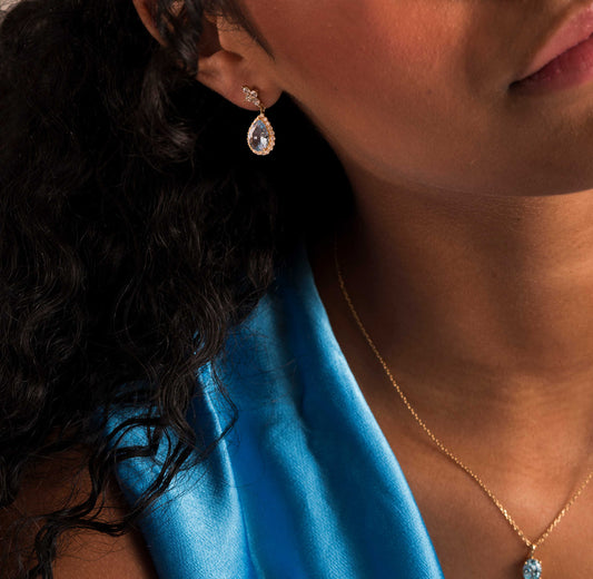 Lulu øredobber i sølv, lys blå zirkonia 240352 - Bjerveur.noLulu øredobber i sølv, lys blå zirkonia 240352