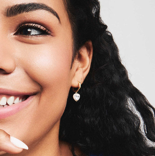 Nea øreringer sølv med blank zirkonia 240412 - Bjerveur.noNea øreringer sølv med blank zirkonia 240412