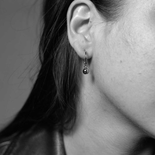 Noir øredobber i sølv med charm 221439 - Bjerveur.noNoir øredobber i sølv med charm 221439