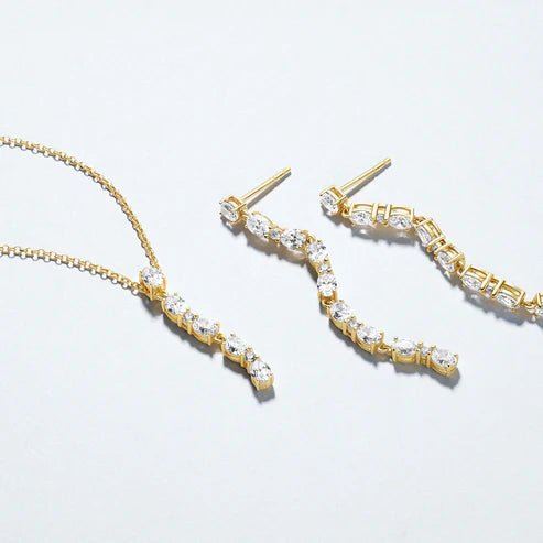 Øredobber Ellera Ovale Sette SKU: SJ - E2417 - CZ - YG - Bjerveur.noØredobber Ellera Ovale Sette SKU: SJ - E2417 - CZ - YG