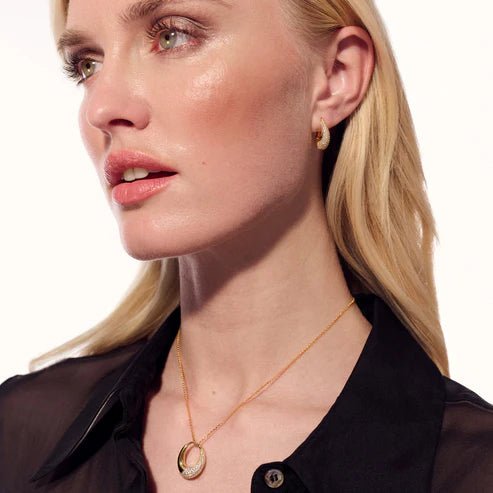 Øredobber Glorenza Piccolo SKU: SJ - E2482 - CZ - YG - Bjerveur.noØredobber Glorenza Piccolo SKU: SJ - E2482 - CZ - YG