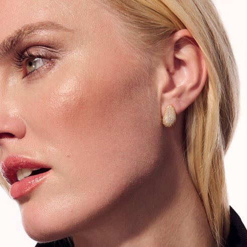 Øredobber Goccia Altro SKU: SJ - E2480 - CZ - YG - Bjerveur.noØredobber Goccia Altro SKU: SJ - E2480 - CZ - YG