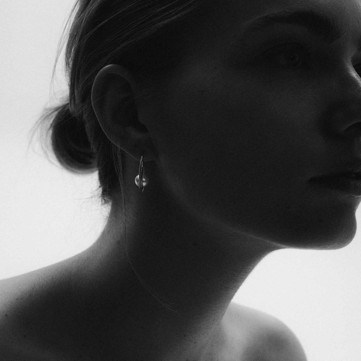 ØREDOBBER I GULL MED DIAMANT 0,09 CT WSI 24150035 - Bjerveur.noØREDOBBER I GULL MED DIAMANT 0,09 CT WSI 24150035