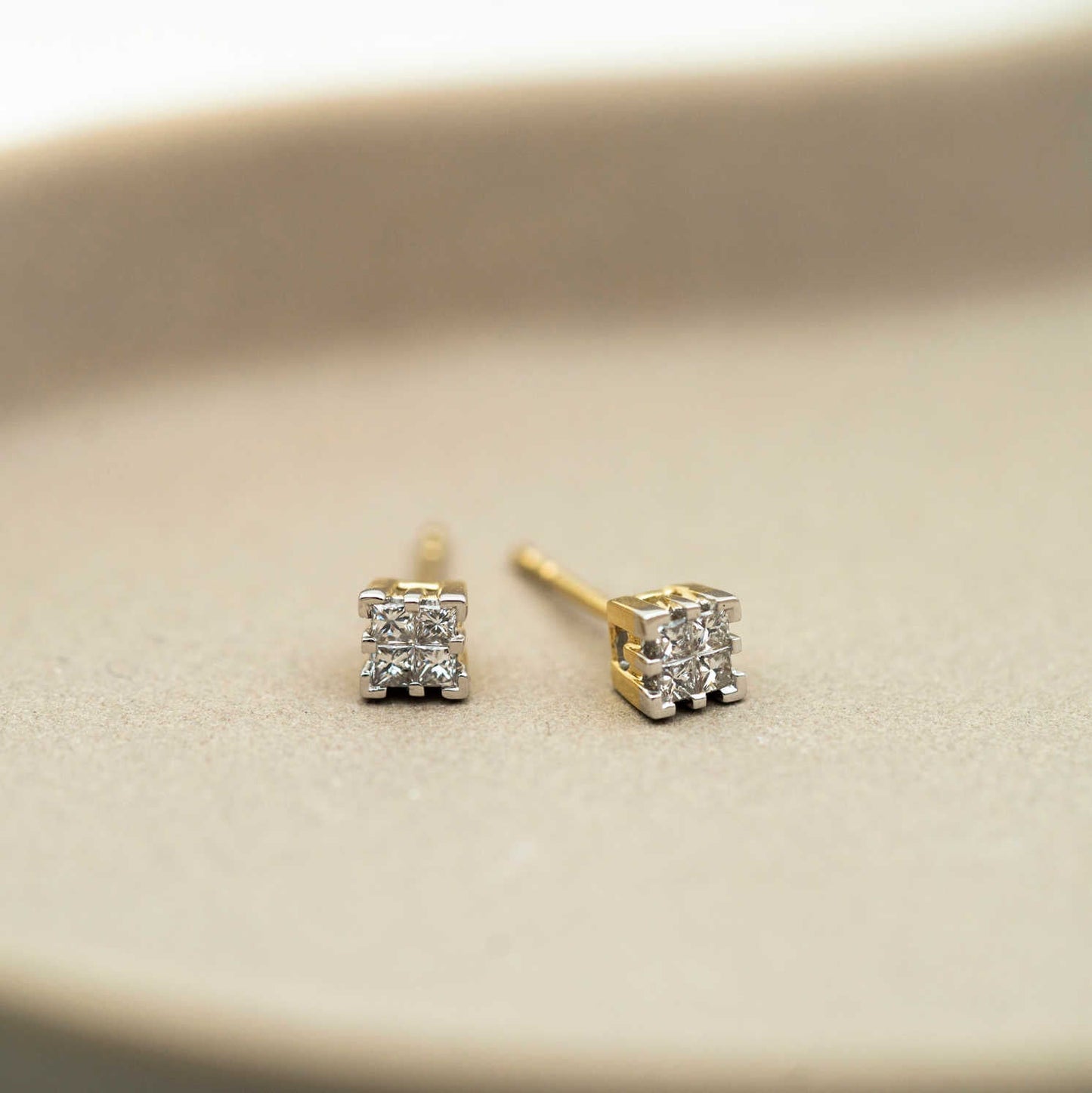 Øredobber i gull med diamanter 0,25ct WP (59612) - Bjerveur.noØredobber i gull med diamanter 0,25ct WP (59612)