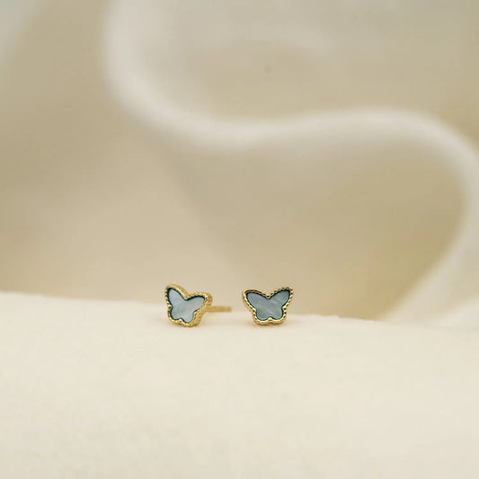 Øredobber i sølv med lys blå perlemor - Bjerveur.noØredobber i sølv med lys blå perlemor