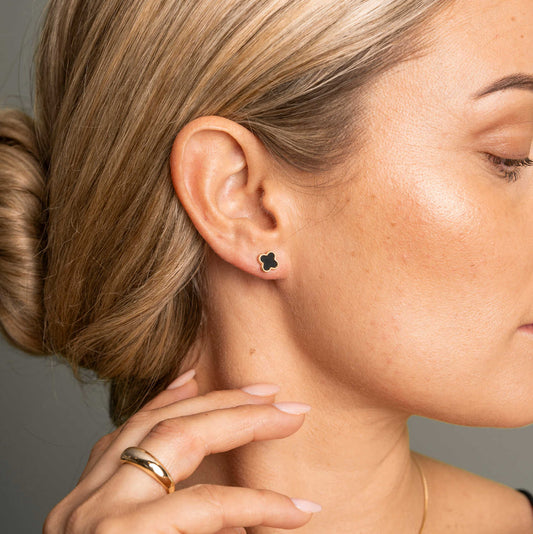 ØREDOBBER I SØLV MED SORT FIRKLØVER 991783 - Bjerveur.noØREDOBBER I SØLV MED SORT FIRKLØVER 991783