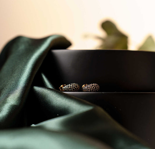 Øredobber i sølv med sort zirkonia 710336 - Bjerveur.noØredobber i sølv med sort zirkonia 710336