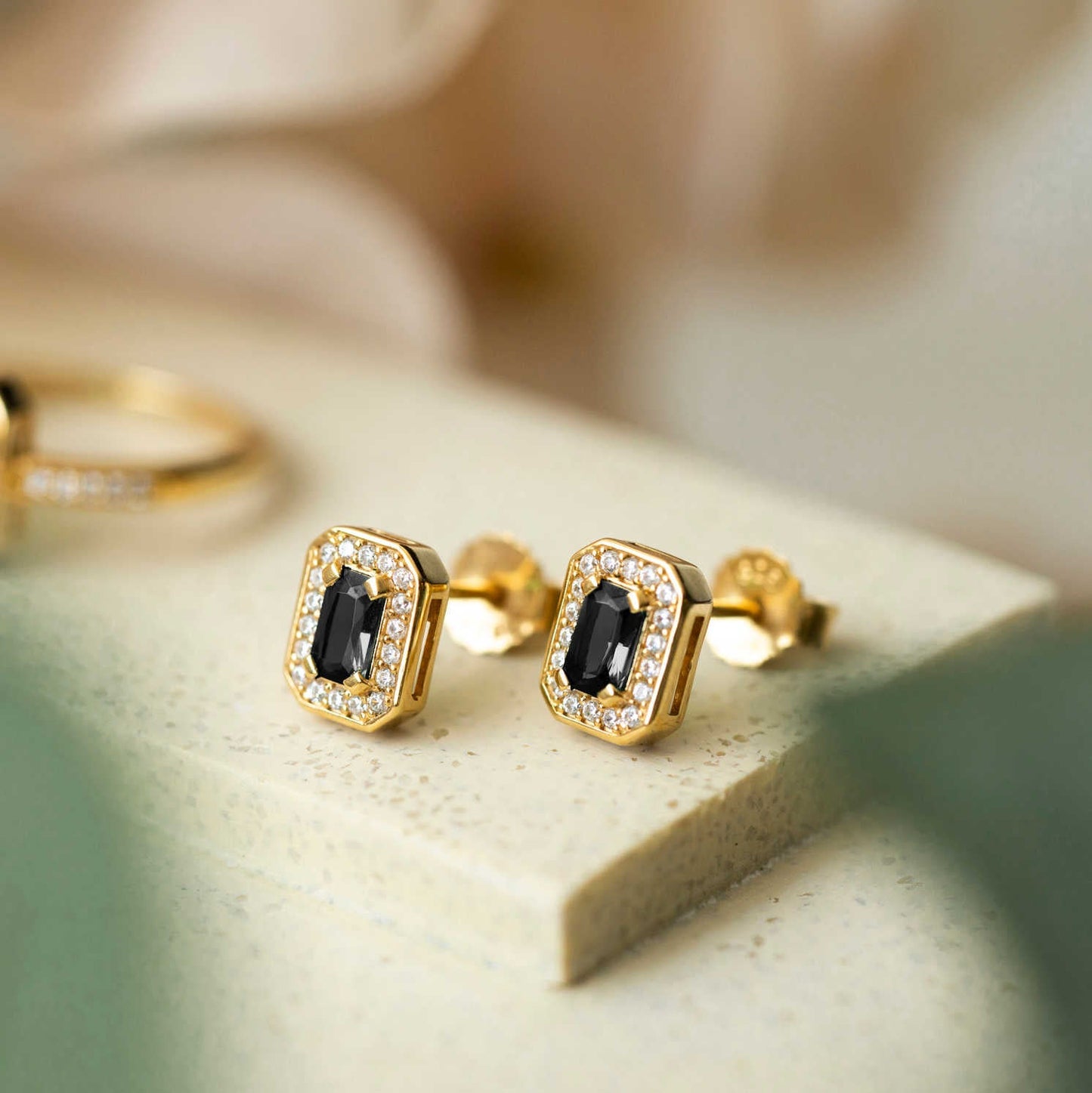 ØREDOBBER I SØLV MED SORT ZIRKONIA 991717 - Bjerveur.noØREDOBBER I SØLV MED SORT ZIRKONIA 991717