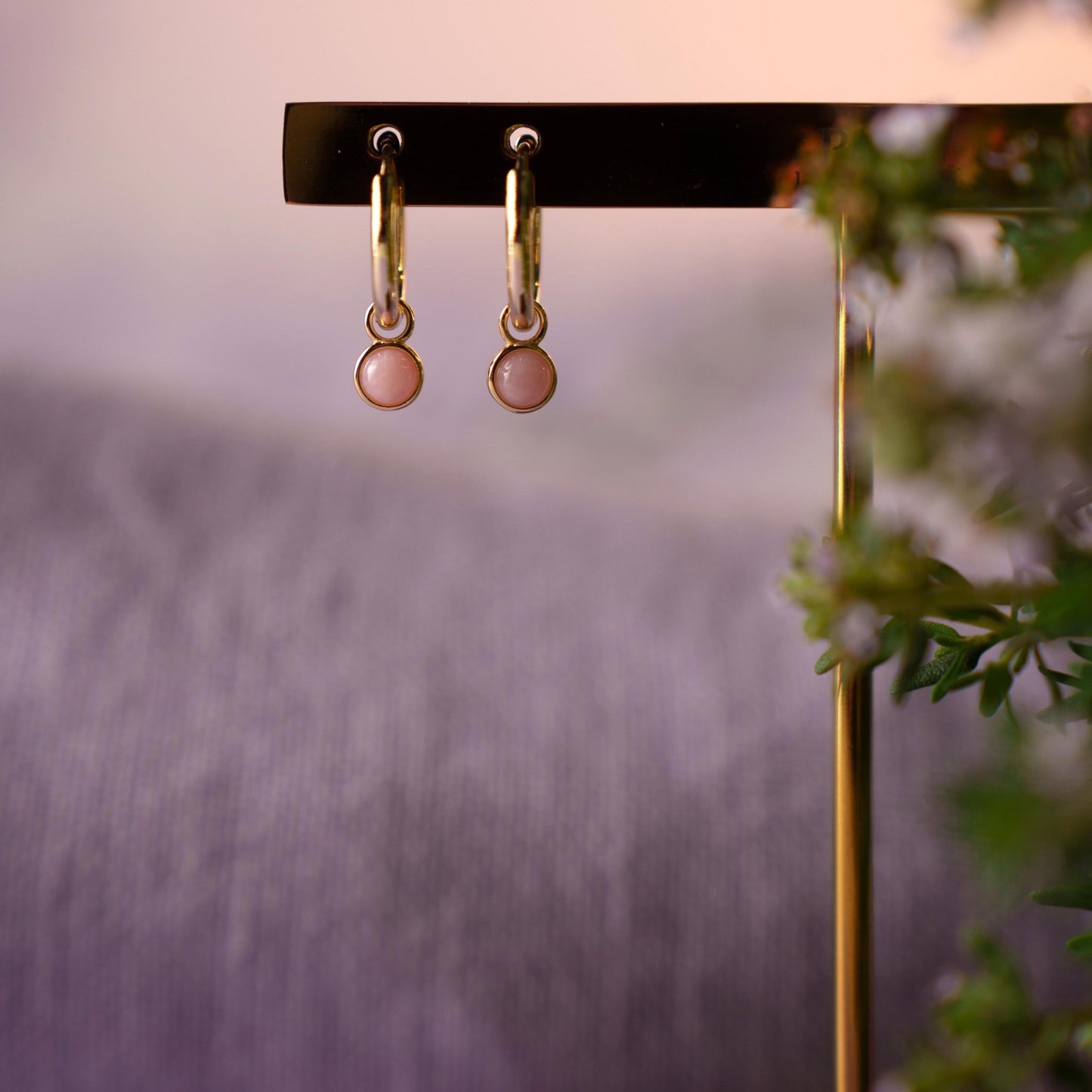 Ørering i sølv med rosa opal KJÆRLIGHET 48104 - Bjerveur.noØrering i sølv med rosa opal KJÆRLIGHET 48104