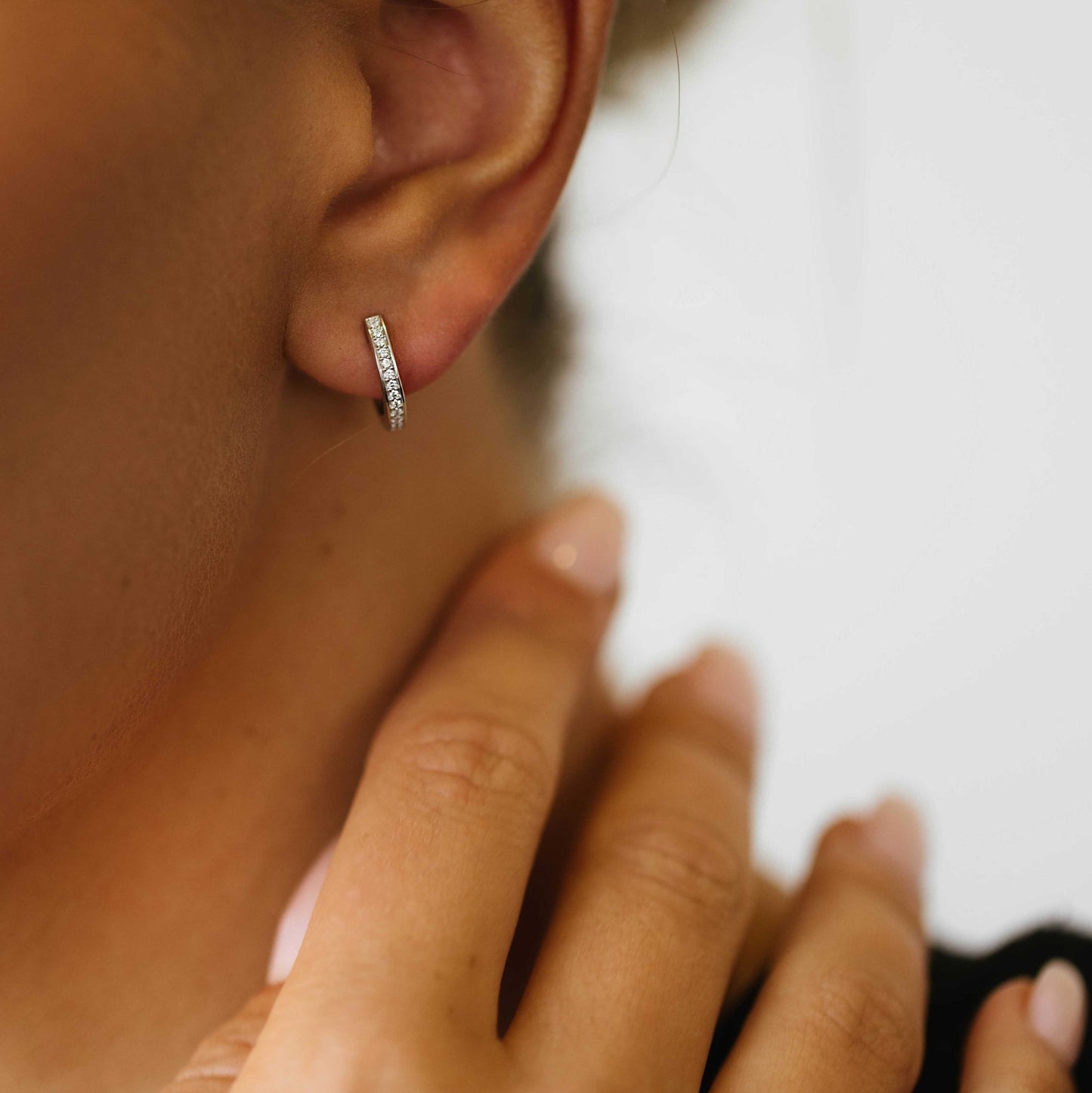 Øreringer i gull med diamant 0,08 ct WSI 16150020 - Bjerveur.noØreringer i gull med diamant 0,08 ct WSI 16150020