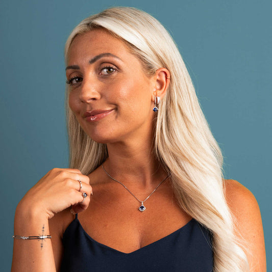 ØRERINGER I MED BLÅ ZIRKONIA 991708 - Bjerveur.noØRERINGER I MED BLÅ ZIRKONIA 991708