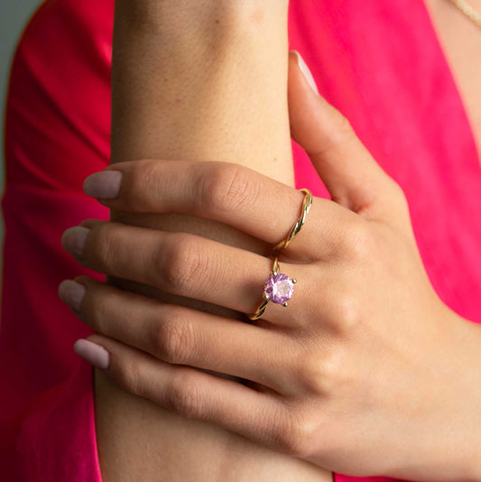 RING I GULL MED SYNTETISK SPINELL 22200012 - 07 - Bjerveur.noRING I GULL MED SYNTETISK SPINELL 22200012 - 07