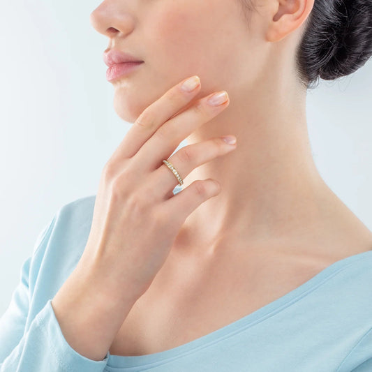 Ring i rustfritt stål og krystaller i tynn gullkrystall 012740181652 - Bjerveur.noRing i rustfritt stål og krystaller i tynn gullkrystall 012740181652