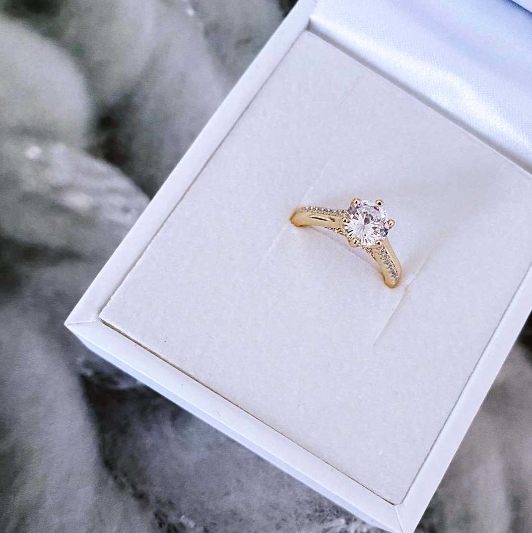 RING I SØLV MED ZIRKONIA 990645 - Bjerveur.noRING I SØLV MED ZIRKONIA 990645