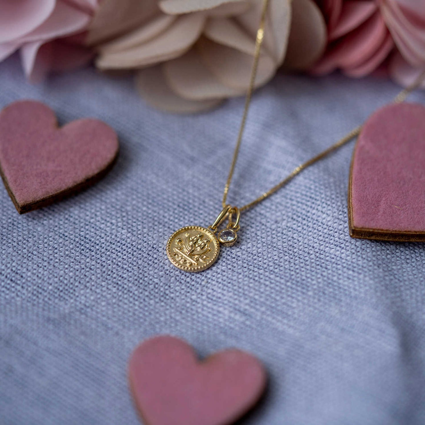 SMYKKE I GULL MED ZIRKONIA TVILLINGENE 25178 - Bjerveur.noSMYKKE I GULL MED ZIRKONIA TVILLINGENE 25178